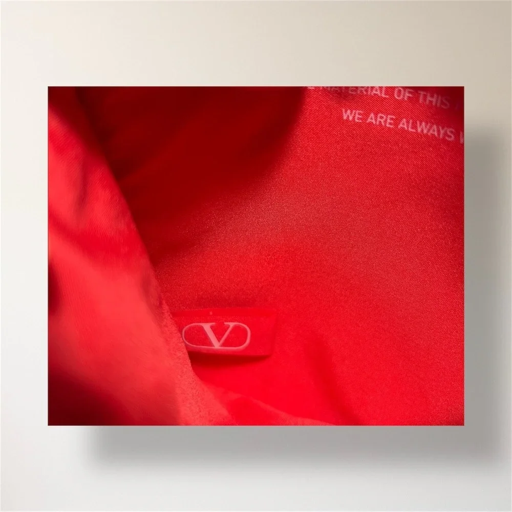 New VALENTINO V Logo Red Zipper Cosmetic Pouch‎ Bag Makeup Cotton Resort Travel